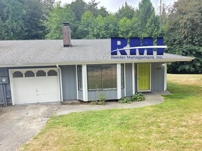 Building Photo - 3-bedroom Gem located in the Bethel Valley Community!