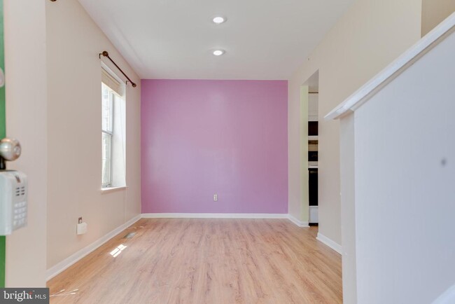 Building Photo - 9073 Lambskin Ln