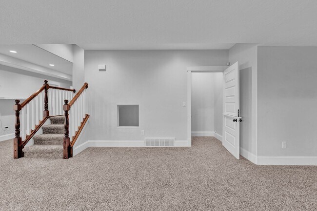 Building Photo - Luxury North Salt Lake Home with Mountain Views, Office & Fully Fenced Yard