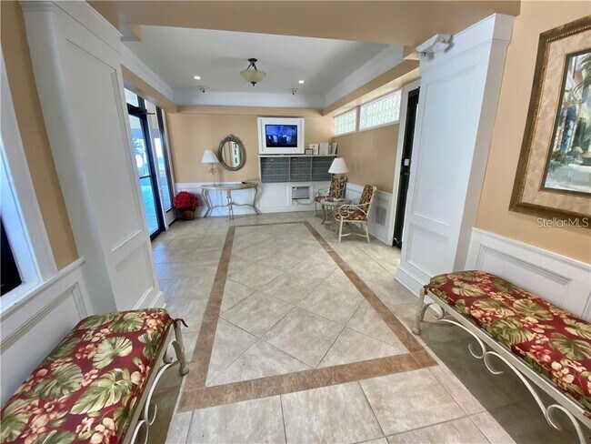 Building Photo - 1500 Park Beach Cir