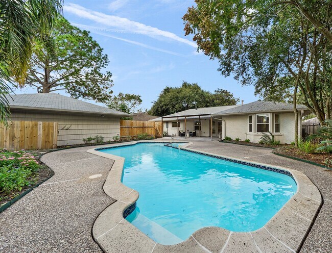 Building Photo - 4309 Stillbrooke Dr