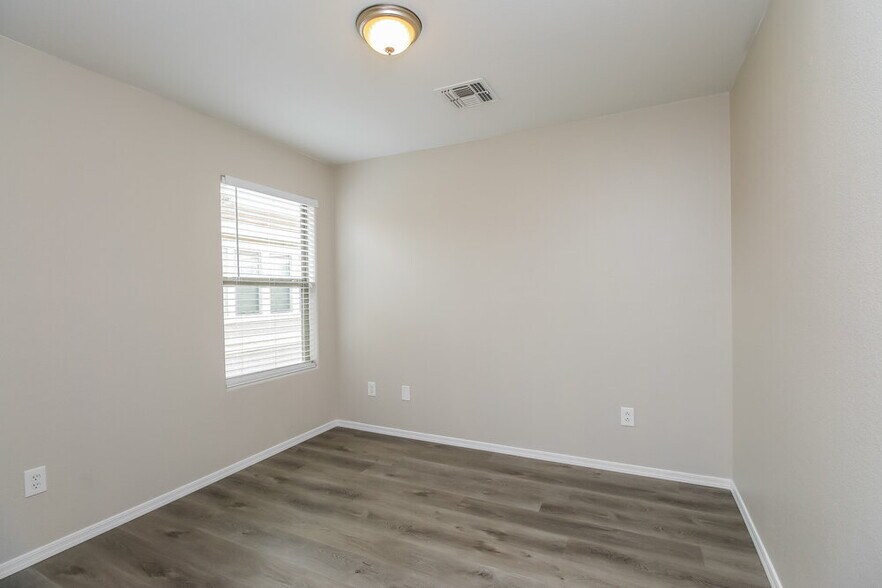 Building Photo - 21123 E Tierra Grande Dr