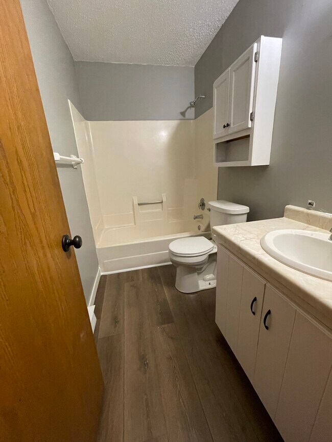 Building Photo - 10525 45th Ave N