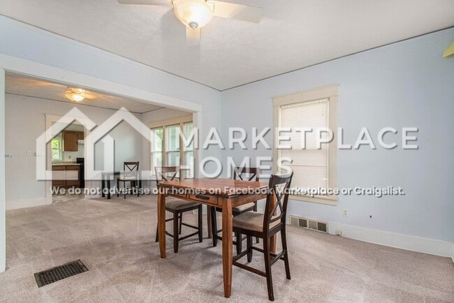 Building Photo - 822 N St Louis Blvd