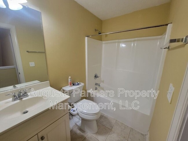 Building Photo - 1010 Barrett Dr
