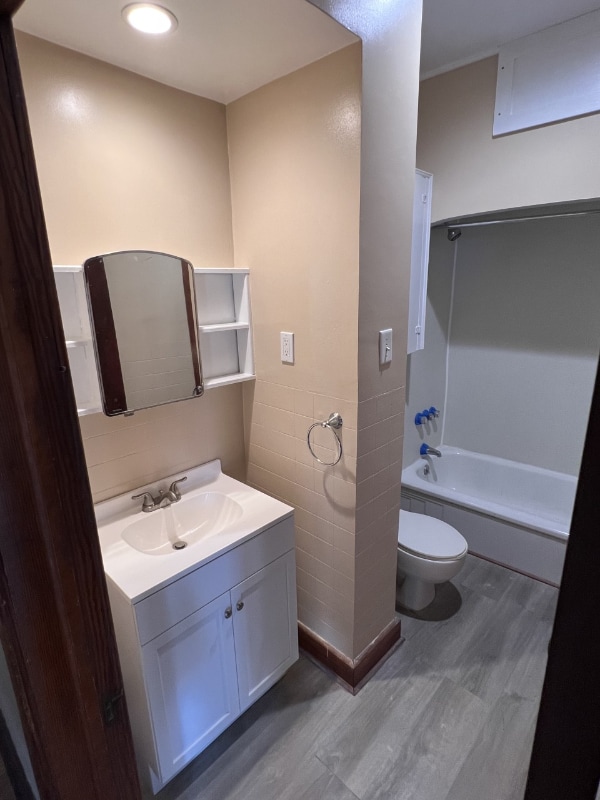 Building Photo - 401 3rd St