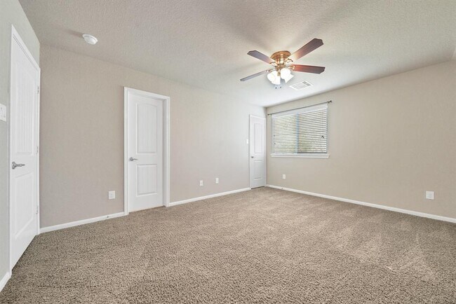 Building Photo - 107 Autumn Forest Ln