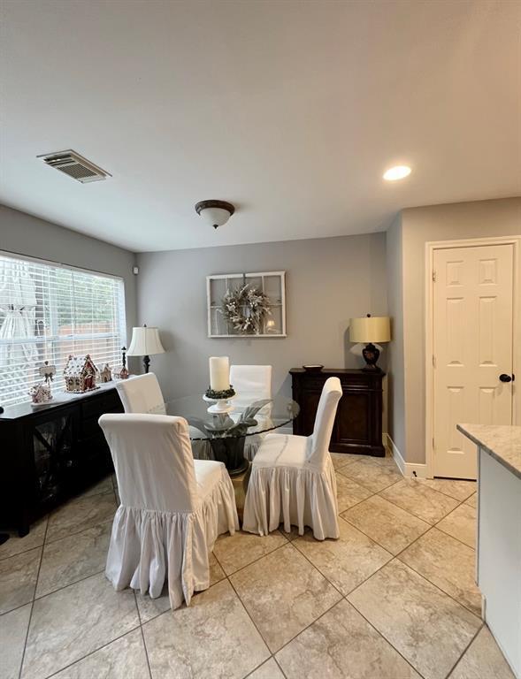 Building Photo - 174 S Walden Elms Cir