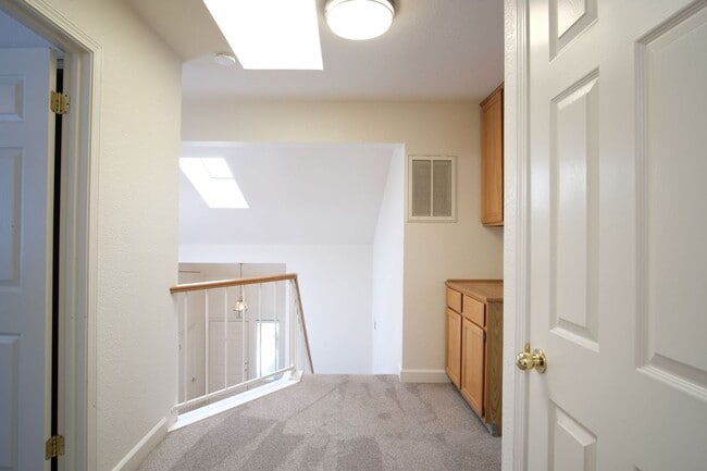 Building Photo - 3 Bedroom 3 bath home in Modesto