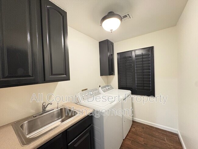 Building Photo - 78823 Ave 42