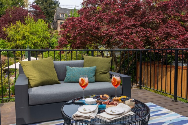 Building Photo - 1942 Boyer Ave E