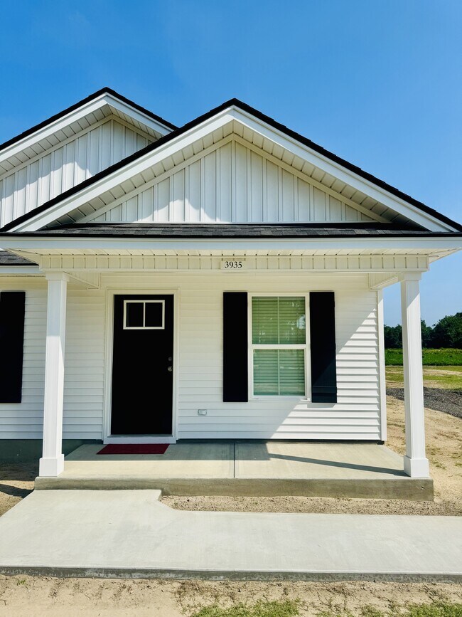 Building Photo - 3935 Mickey Ln