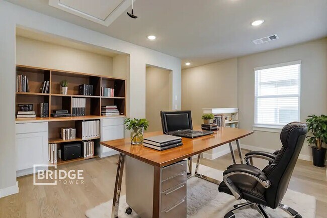 Building Photo - 4217 Tobin Dr