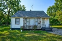 Building Photo - 1034 E Bundy Ave