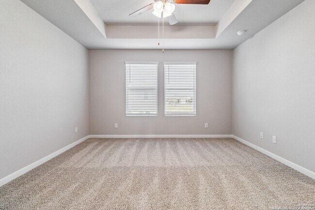 Building Photo - Luxury Townhome in Abbott Run!