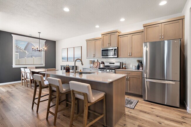 Building Photo - 3384 NW 14th Ave