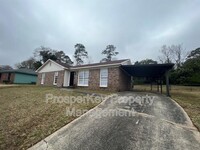Building Photo - 729 Georgia Dr