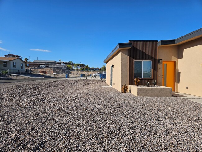 Building Photo - 181 Hacienda Loop