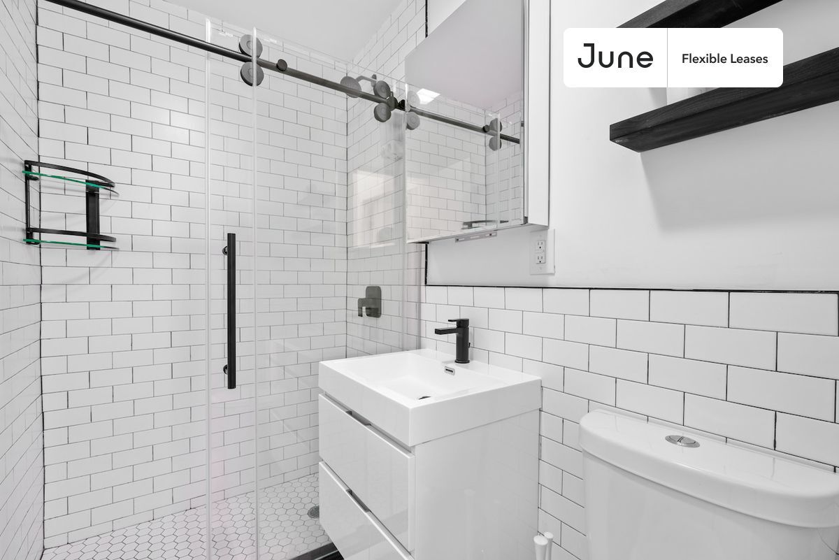 Building Photo - Charming Private ROOM in Bed-Stuy