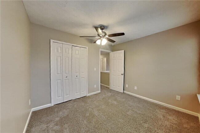 Building Photo - 5197 Running Doe Dr