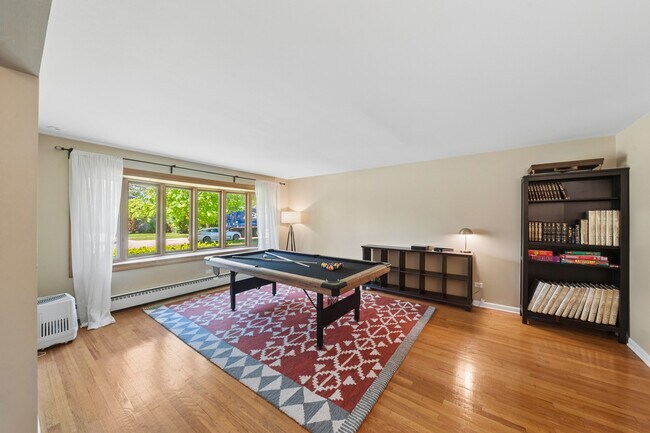 Building Photo - 1663 Longvalley Dr