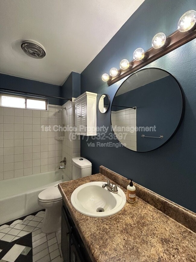 Building Photo - 6409 Stardust Dr S