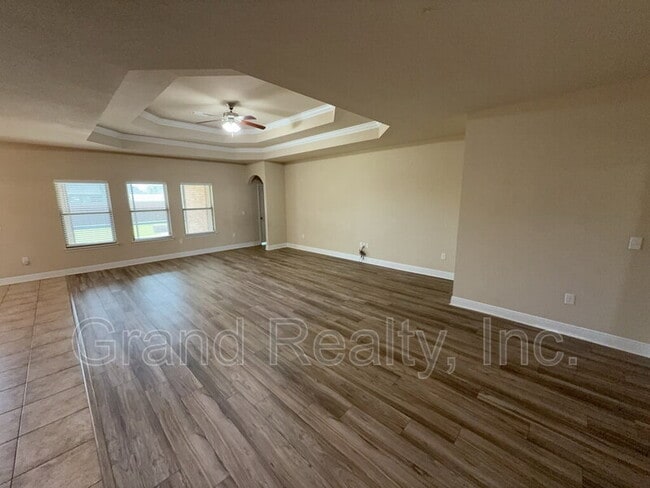 Building Photo - 4818 Dupont Cir