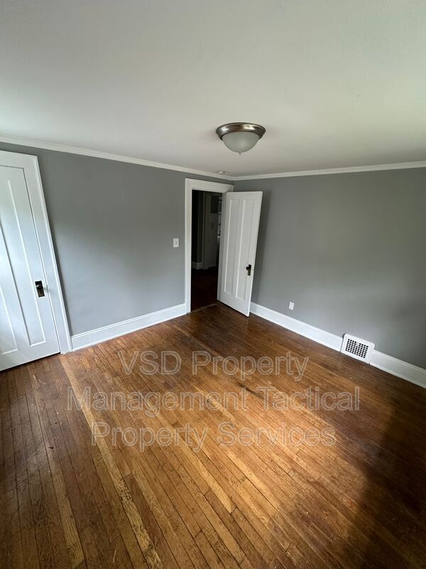 Building Photo - 1602 Wood Rd