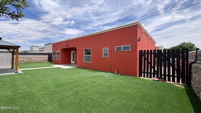Building Photo - 3537 Tierra Vergel Dr