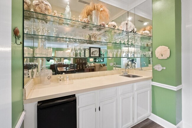 Building Photo - 723 Bonnyneck Dr