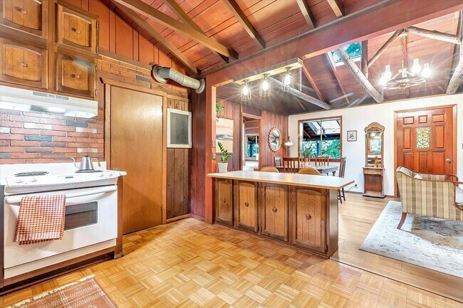 Building Photo - Picturesque, Pet Friendly, with Garage and...