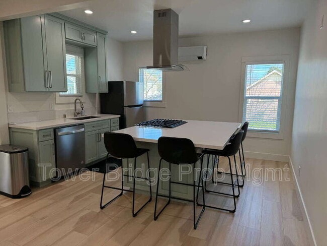 Building Photo - 3897 7th Ave