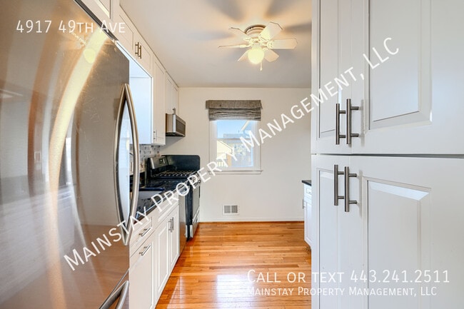 Building Photo - 4917 49th Ave