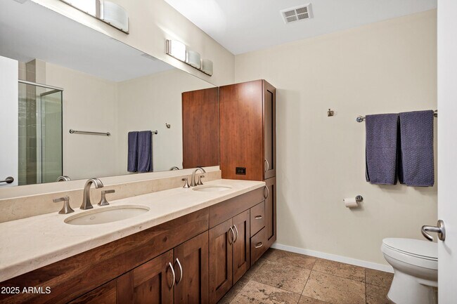 Building Photo - 7141 E Rancho Vista Dr