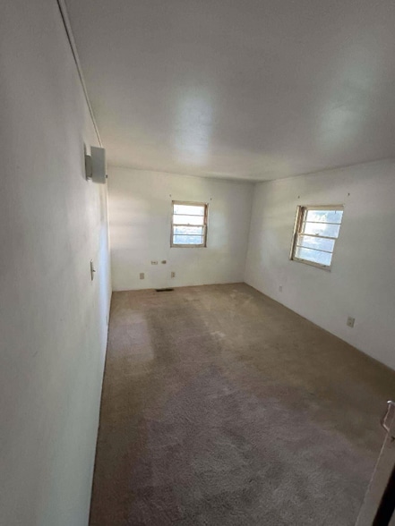 Building Photo - 401 Washington St