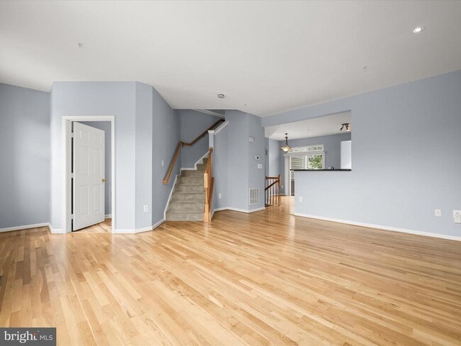 Building Photo - 4243 Begonia Dr