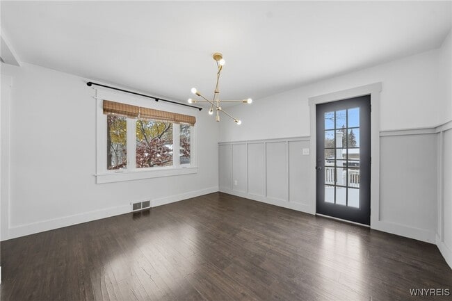 Building Photo - 4316 Clinton St