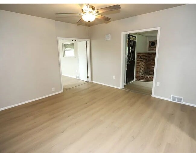 Building Photo - 513 Bucktown Rd