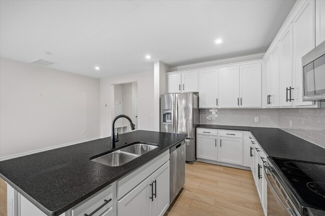Building Photo - "Spacious 3-Bed Townhouse  with 2.5 Baths at 217 Brooks Springs Drive, Fort Mill!"