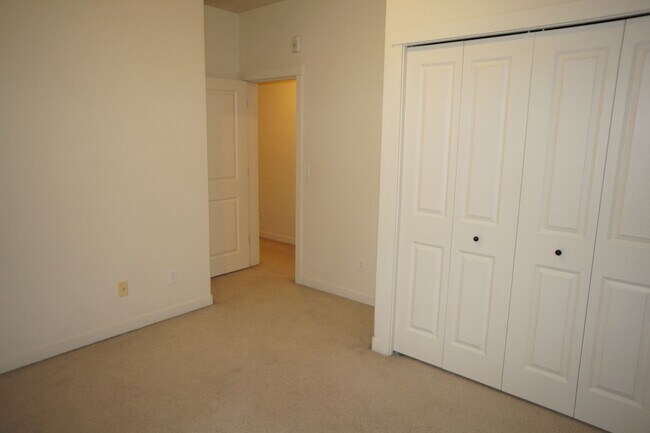 Building Photo - Beaverton Luxury Condo - Tanasbourne area