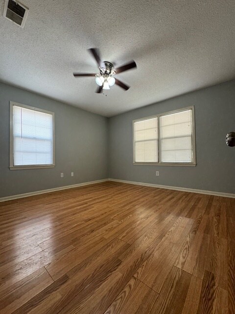 Building Photo - 218 Pekin St
