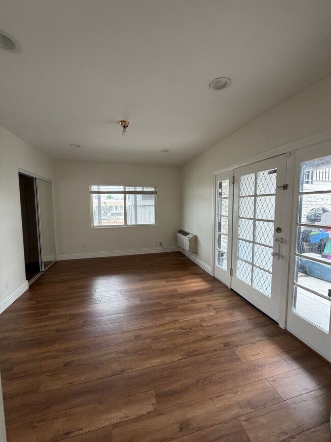 Building Photo - 108 E Date St