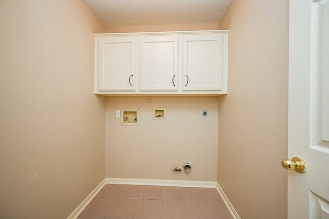 Building Photo - 1335 Remington Crest Dr