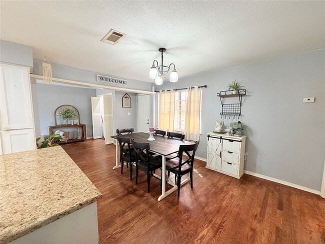 Building Photo - 14790 Cypress Dr