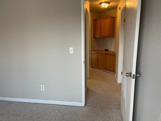 Building Photo - 2234 Prestwick St