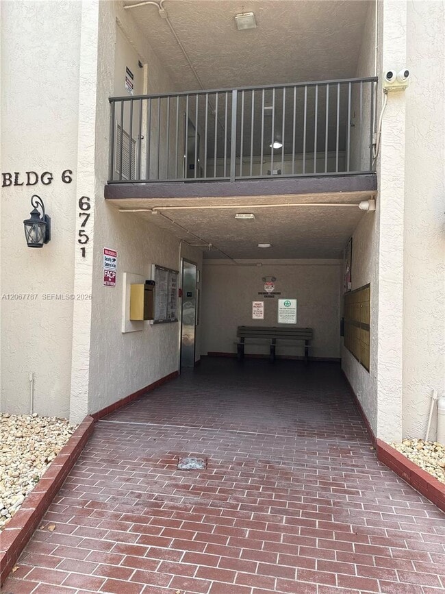 Building Photo - 6751 N University Dr