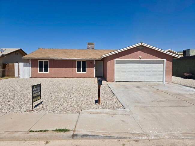 Building Photo - Hacienda Estates Three Bedroom Two Bath home !!! Close to Hospital and Retail Stores
