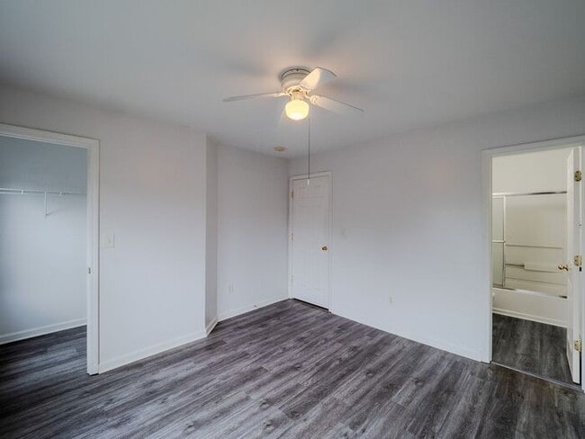 Building Photo - 1607 Cove Creek Cir