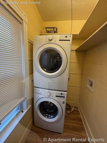 Building Photo - 32 Claremon St