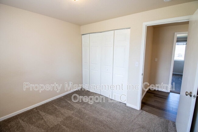 Building Photo - 2827 SW Pumice Ave